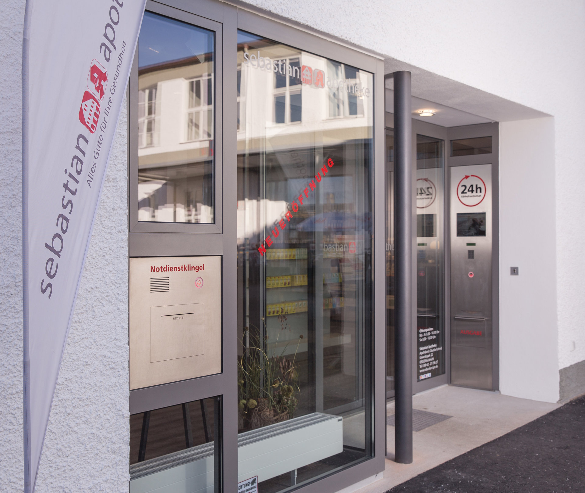Sebastian Apotheke Apothekerin Claudia Schmid | Bruckmühl | 24-H-Abholautomat